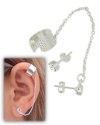 Brinco EAR CUFF folheado a prata, contendo pedra de